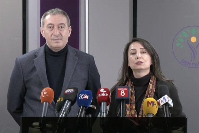 DEM Parti’den İBB operasyonuna tepki: “Barışın tesisi için operasyonlardan vazgeçilmeli”