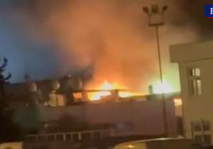 Lefkoşa Sanayi Bölgesi’nde antrepoda yangın: Ekipler alevleri söndürdü