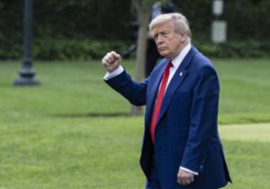 Trump’tan Venezeula’ya “uçaklarınızı düşürürüz” tehdidi
