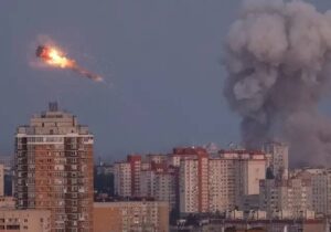 Rusya ilk kez Kiev’de hükümet binasını vurdu