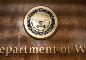 Pentagon’da “Savaş Bakanlığı” tabelaları asıldı
