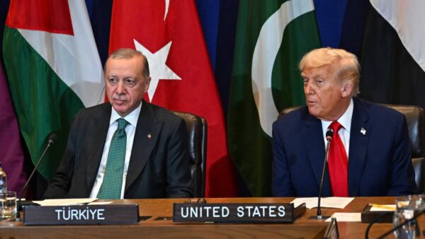 Gazze zirvesinde Erdoğan ile yan yana gelen Trump: “Bu saygı duyduğum liderlerle en önemli görüşmem, Gazze’deki savaşı bitireceğiz”