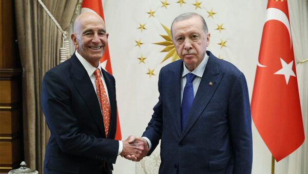 ABD’nin Ankara Büyükelçisi Barrack’tan Erdoğan-Trump görüşmesi için “destansı” yorumu: Erdoğan’la gurur duymalısınız