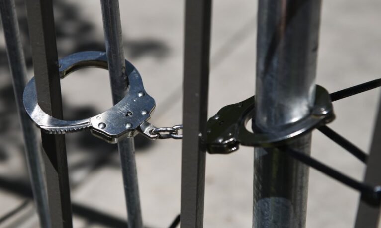 29 yaşındaki Kıbrıslı Türk güneyde tutuklandı