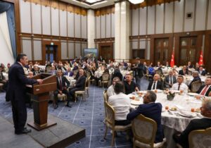 Cevdet Yılmaz muhtarlarla buluştu