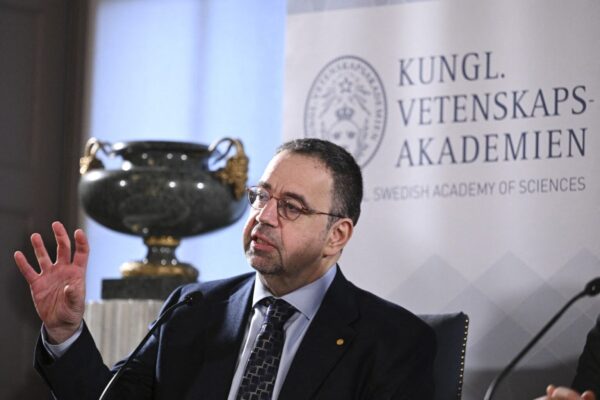 Dünyanın önde gelen ekonomistlerden bağımsız medyaya destek çağrısı