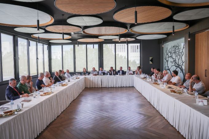 Erhürman: “Ekonominin merkezinde cumhurbaşkanlığı var”