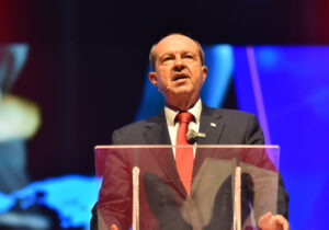Tatar’dan “Atak Diplomasi” seçim bildirgesi: İki devletli vizyon, Türkiye ile tam uyum ve altyapı vaatleri
