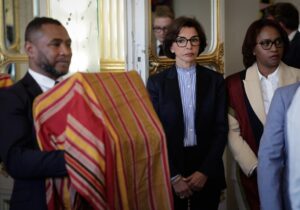 Fransa, Madagaskar kralının kafatasını iade etti