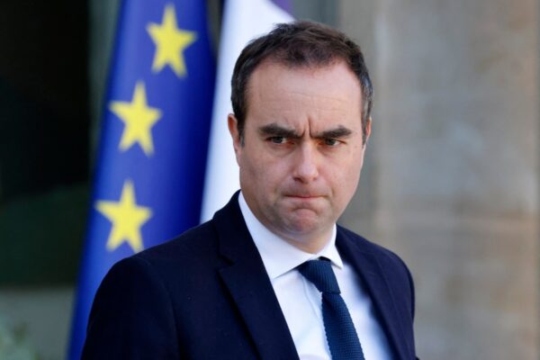 Macron başbakanlığa yakın müttefiki Lecornu’yu atadı
