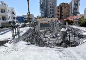 Mağusa’da çöken inşaat kapatıldı: Şirket faaliyetleri durduruldu