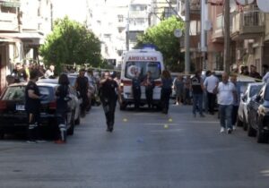 İzmir’de polis merkezine silahlı saldırı: 2 polis hayatını kaybetti, 1 polis ağır yaralı