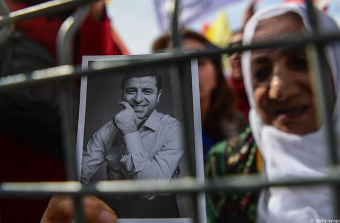 Selahattin Demirtaş’ın kitapları cezaevine alınmadı: “Sakıncalı!”