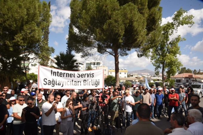Telekomünikasyon Dairesi’nde grev: Kirli işlere izin vermeyeceğiz!