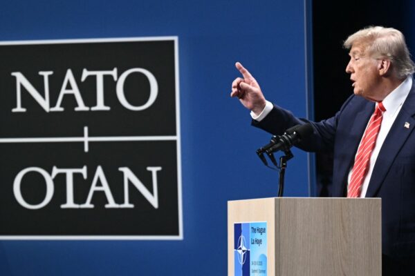 Trump, NATO ülkelerinden Rus petrolü almayı bırakmalarını istedi: “Yoksa yaptırım yok“