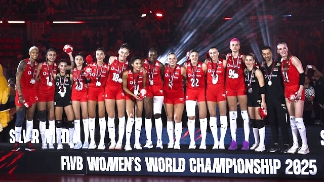İstanbul’da eylem yasağı: Kadın voleybolcuların dünya ikinciliği kutlaması da iptal
