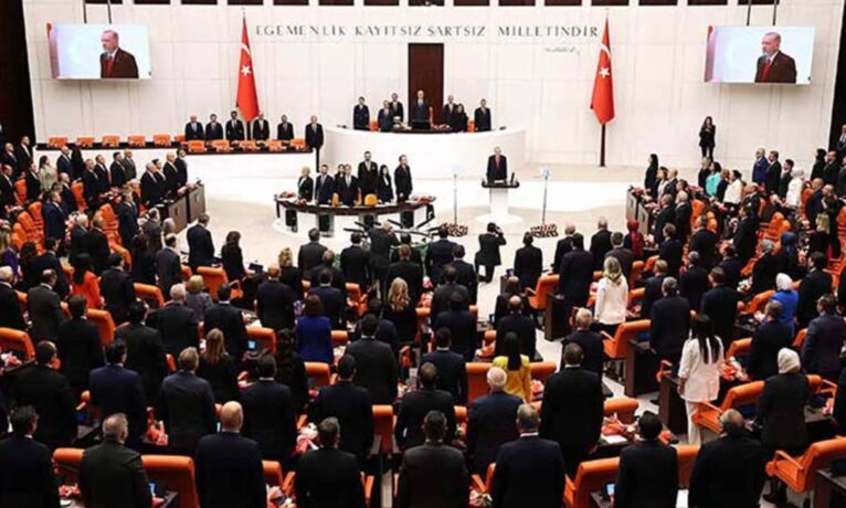 CHP, TBMM açılış oturumuna katılmayacak; Özel: “Trump’tan meşruiyet dilenenlere Meclis’te meşruiyet kazandırmayız!”