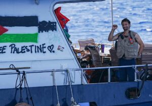 Gazze’ye az kaldı I İspanya hükümetinden Küresel Sumud Filosu’na “Yüksek riskli bölgeye girmeyin” çağrısı