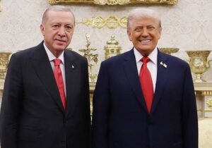Trump’tan Erdoğan’a Barış Zirvesi’nde övgü: “Hiçbir zaman bizi yüz üstü bırakmadı, ne zaman başım sıkışsa her zaman yanımda oldu”