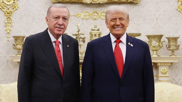 Trump’tan Erdoğan’a Barış Zirvesi’nde övgü: “Hiçbir zaman bizi yüz üstü bırakmadı, ne zaman başım sıkışsa her zaman yanımda oldu”