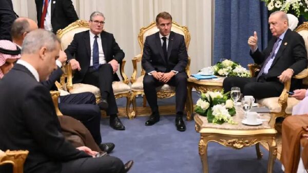 Netanyahu’nun Ortadoğu’da barış için Mısır’da düzenlenen zirveye katılımını Türkiye ile Irak engelledi iddiası