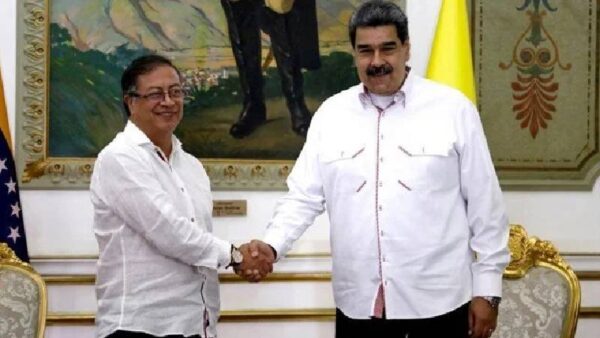 Maduro’dan Petro’ya destek: “Biz siyam ikizleri gibiyiz”
