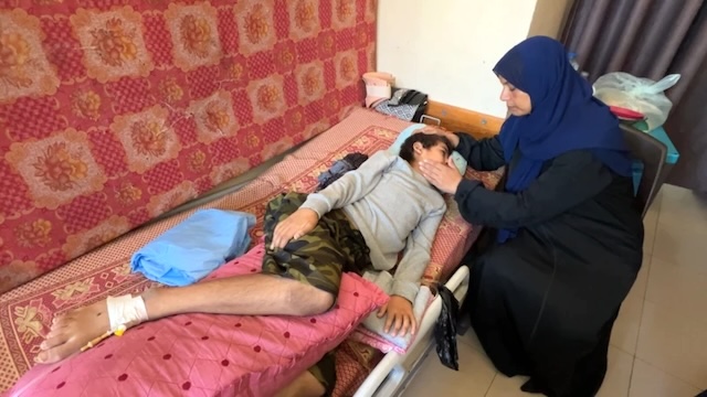 Gazzeli çocuklar, İsrail’in tahliyelere izin vermesini beklerken ölüyor