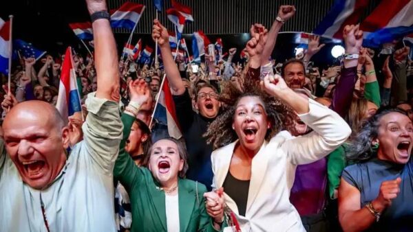 Hollanda seçimlerinde sürpriz: Aşırı sağ kaybetti, liberaller sandıktan zaferle çıktı