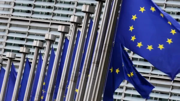 Yeni Eurobarometer anketi: AB vatandaşlarının yüzde 56’sı bloğun genişlemesini destekliyor
