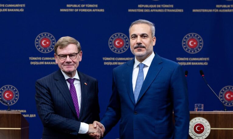 Almanya’dan Türkiye’ye AB ve vize desteği