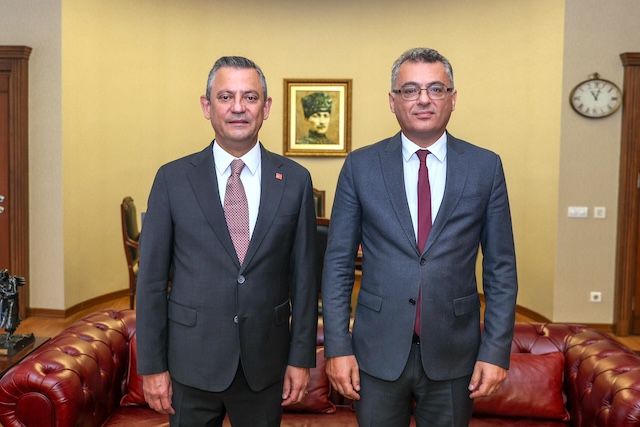Özgür Özel’den Tufan Erhürman’a tebrik: “Kıbrıs Türkü, dış müdahalelere net bir mesaj verdi”