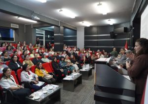 Menopoz panelinde tabular yıkıldı: “Kadın sağlıklıysa toplum da sağlıklıdır”