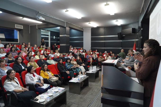 Menopoz panelinde tabular yıkıldı: “Kadın sağlıklıysa toplum da sağlıklıdır”