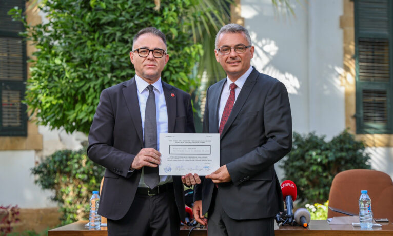 Erhürman mazbatasını aldı: “Anayasa’nın ve hukukun üstünlüğünü korumaktan bir dakika bile vazgeçmeyeceğim”