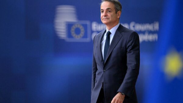 Mitsotakis: “Türkiye SAFE programına katılım şartlarını karşılamıyor“