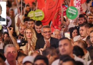 Türkiye’nin eski Lefkoşa Büyükelçisi Kaya Türkmen yazdı: “Kıbrıs Türk toplumu liderini buldu”