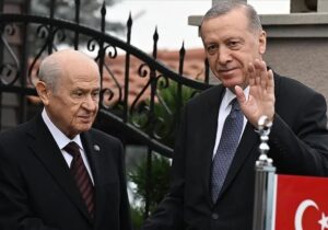 Sol yazdı I Kıbrıs, İmamoğlu, TRÇ, Lübnan, cemevi ve diğerleri: Bahçeli ne yapmak istiyor?