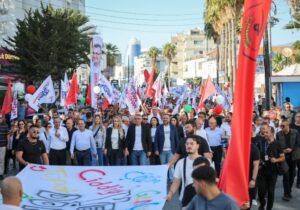 Lefkoşa, Tufan Erhürman’la “Yeni Dönem” için yürüdü