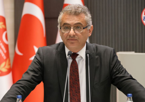 Erhürman: “AB vatandaşı olmasak da olur diyen varsa, gidip pasaportunu geri versin!”