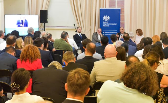 Harmancı ve Prountzos’tan gençlere mesaj: “Barış karşıtlarına konuşmamız lazım”
