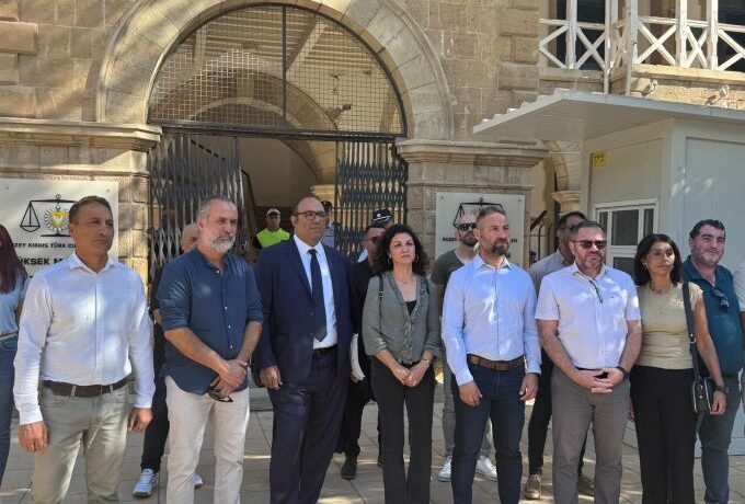 Öğretmenlerin yargılandığı dava 1 Aralık’a ertelendi