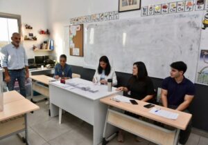 Kıbrıslı Türkler 6. cumhurbaşkanını seçmek için sandıkta