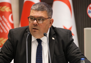 Berova: “Kamu maliyesi 11 milyar değil, 10 milyarın altında borçla kapatacak”