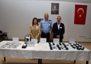 Polise uyuşturucu ve alkolmetre test cihazları bağışlandı