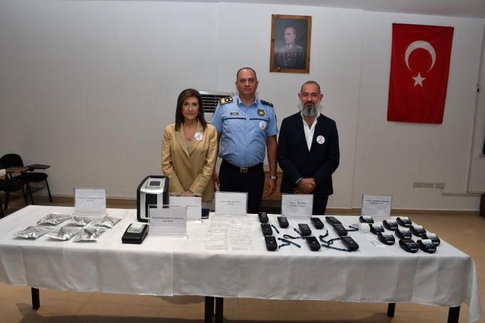 Polise uyuşturucu ve alkolmetre test cihazları bağışlandı
