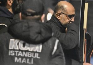 Aziz İhsan Aktaş’tan yeni hamle: Mal varlıklarına kayyım atanmasının yasaya aykırı olduğunu savundu, mahkemeye başvurdu