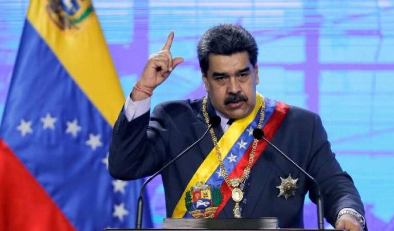 Maduro: “Dünyanın en büyük petrol rezervine sahip olduğumuz için bizi hedef alıyorlar”