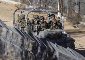 Suriye’de köylerine giren İsrail devriyesi bölgedeki halk tarafından taşlanarak çıkarıldı
