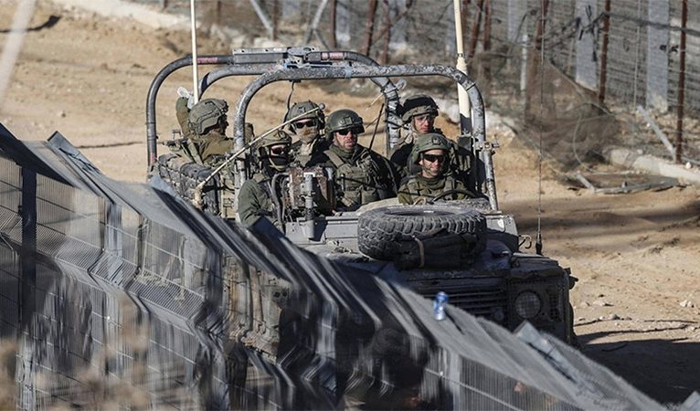 Suriye’de köylerine giren İsrail devriyesi bölgedeki halk tarafından taşlanarak çıkarıldı