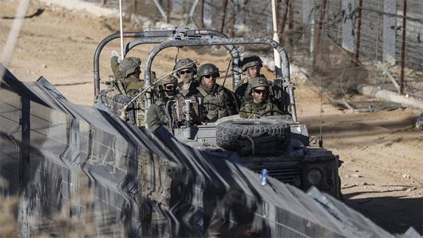 Suriye’de köylerine giren İsrail devriyesi bölgedeki halk tarafından taşlanarak çıkarıldı